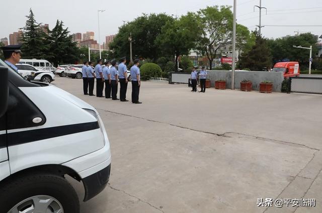 公安临渭分局举行新警用车辆发放仪式