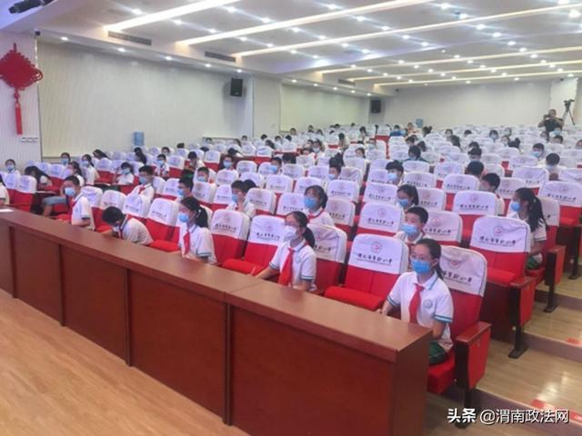 万名学生同上一堂法治课（图）