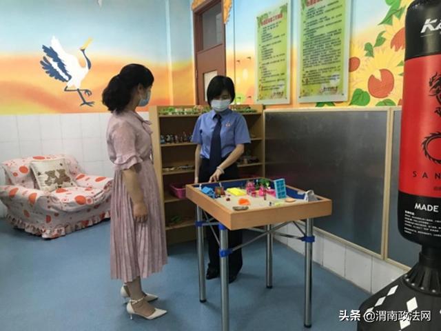 万名学生同上一堂法治课（图）