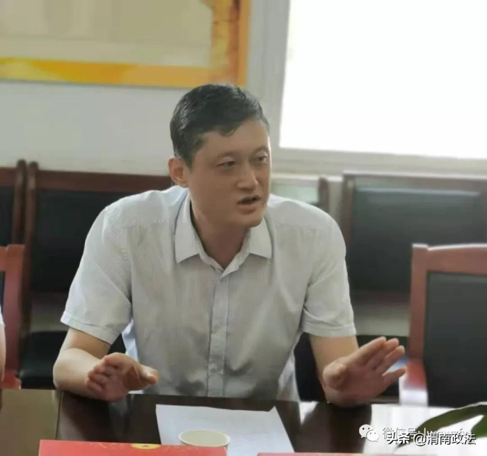 临渭区直机关工委对区委政法委党建工作进行检查指导