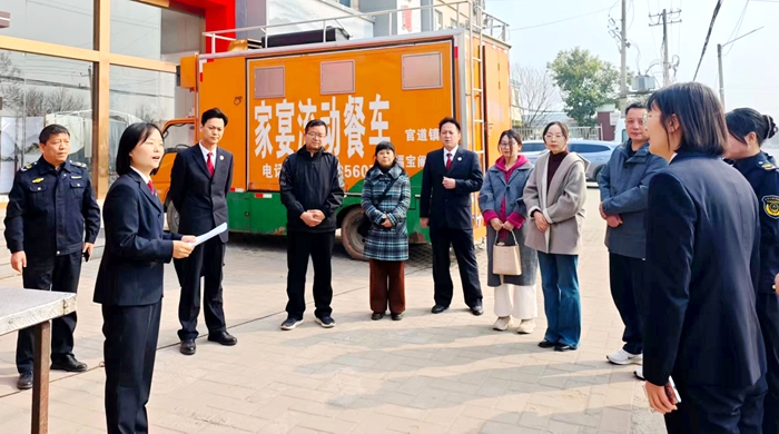 临渭检察召开现场听证会。